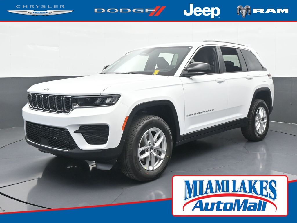 2025 Jeep Grand Cherokee Laredo's photo