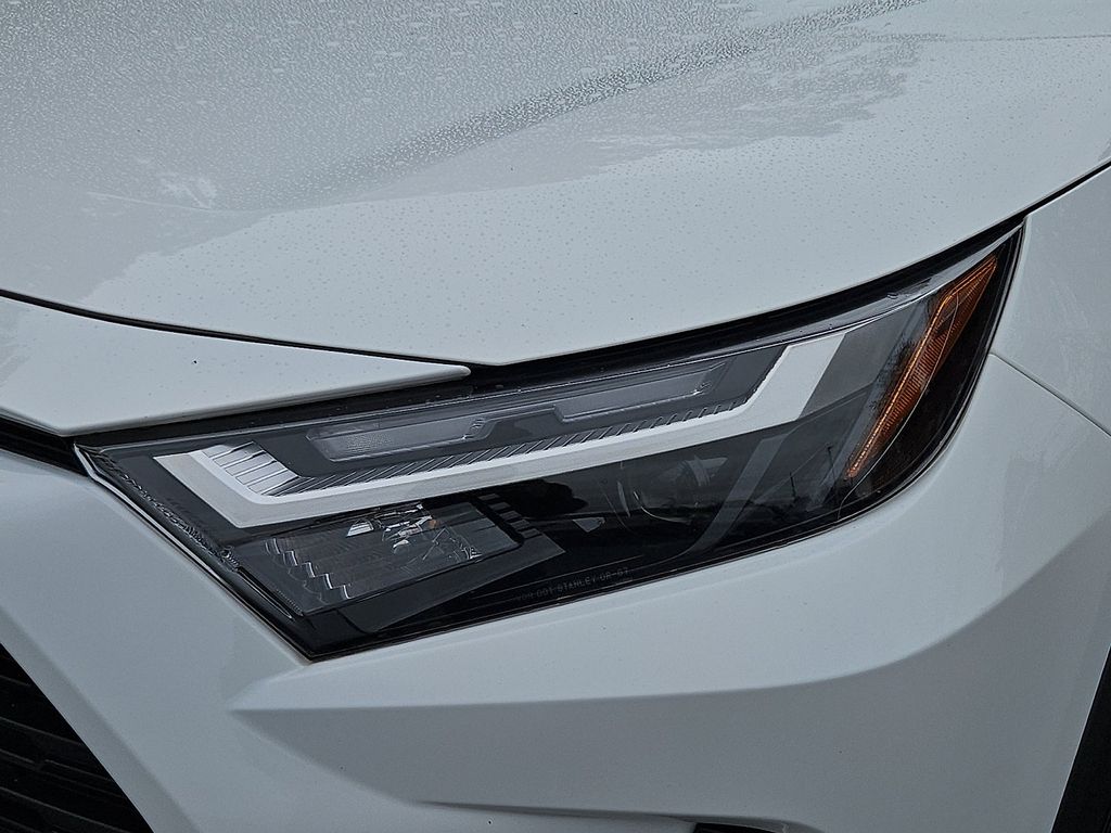 Thumbnail: 2024 Toyota RAV4 - 10