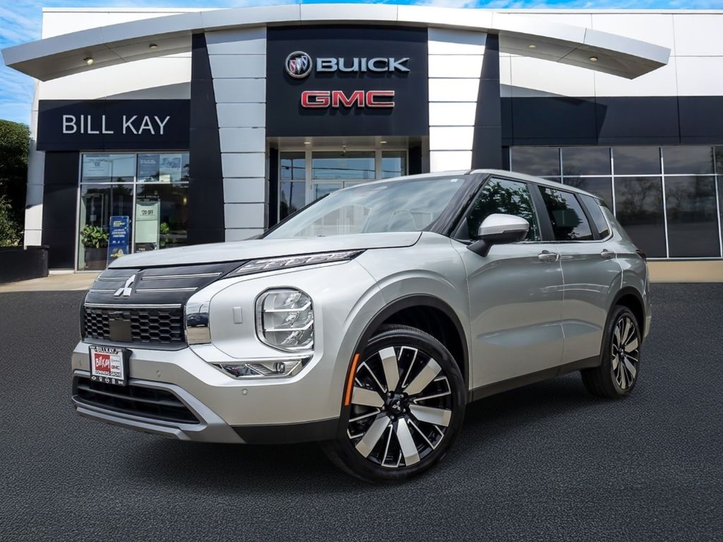 Gray 2025 Mitsubishi Outlander SUV / Crossover Front-Wheel Drive Continuously Variable Transmission