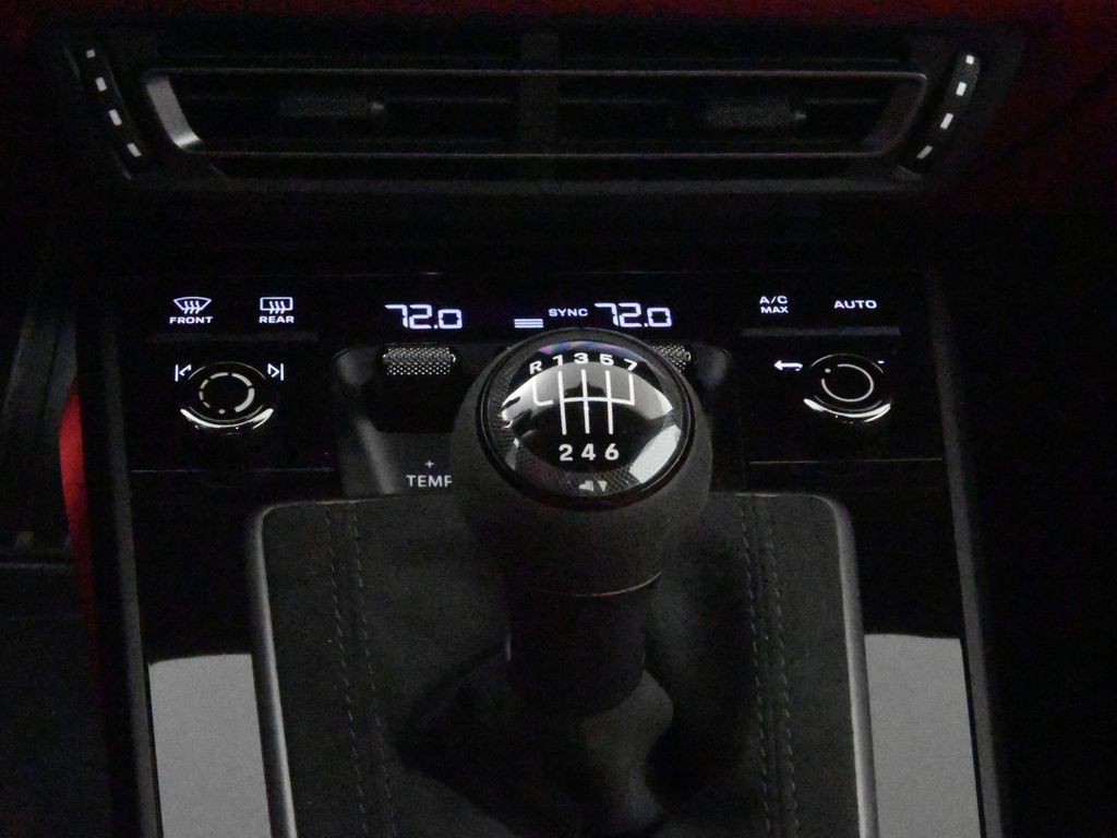 Thumbnail: 2022 Porsche 911 - 26