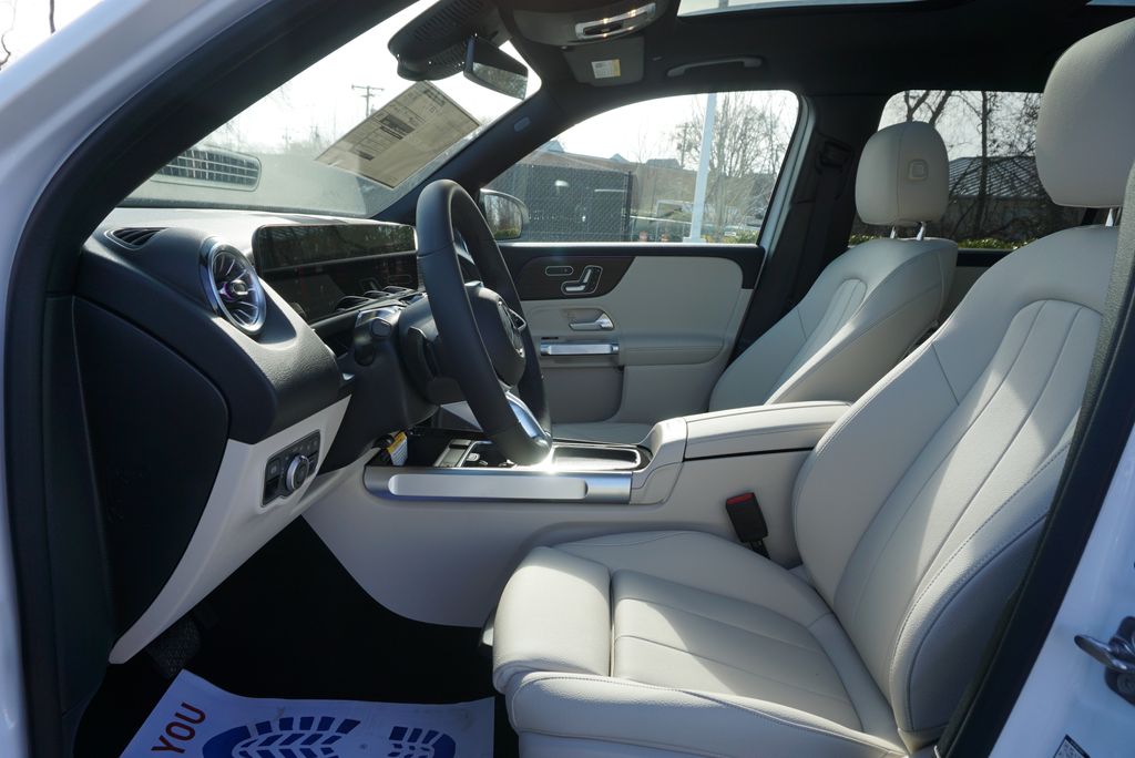 Thumbnail: 2026 Mercedes-Benz GLB - 9
