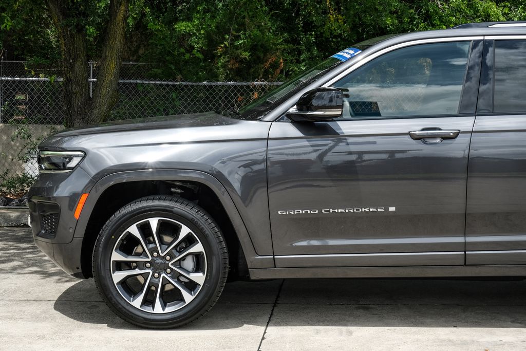 used 2022 Jeep Grand Cherokee car, priced at $31,834