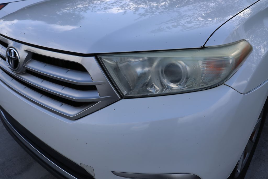 2011 Toyota Highlander Base 3