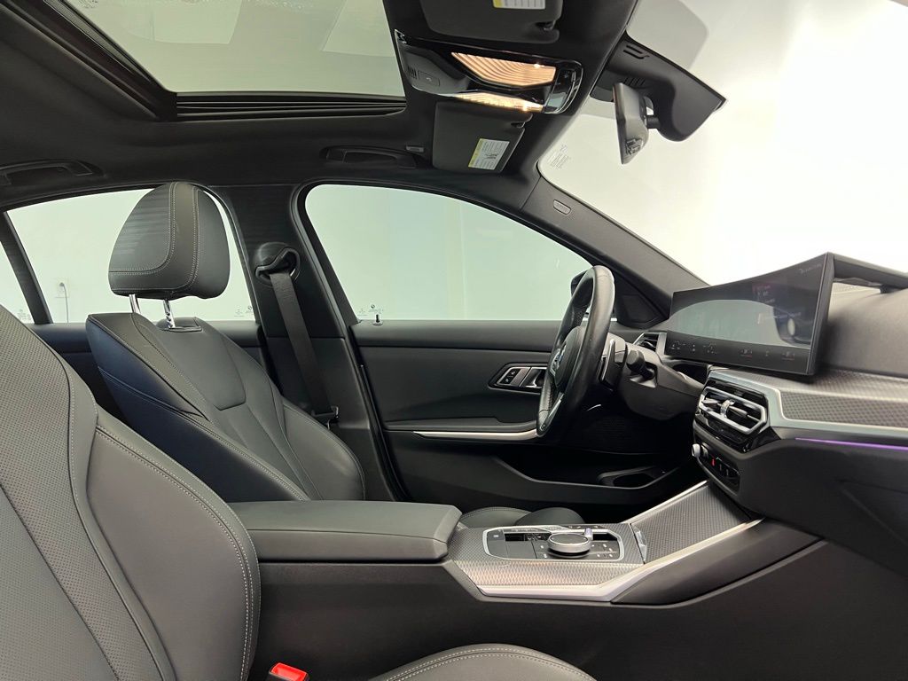 Thumbnail: 2023 BMW 3 Series - 6