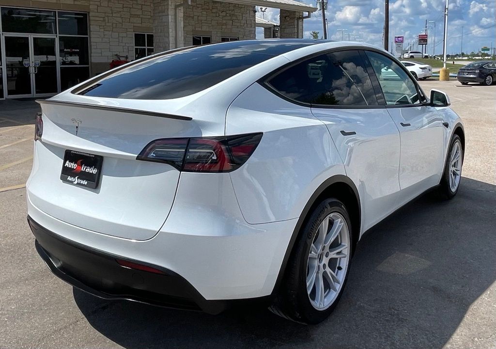 2023 Tesla Model Y Long Range White at River Oaks CDJR