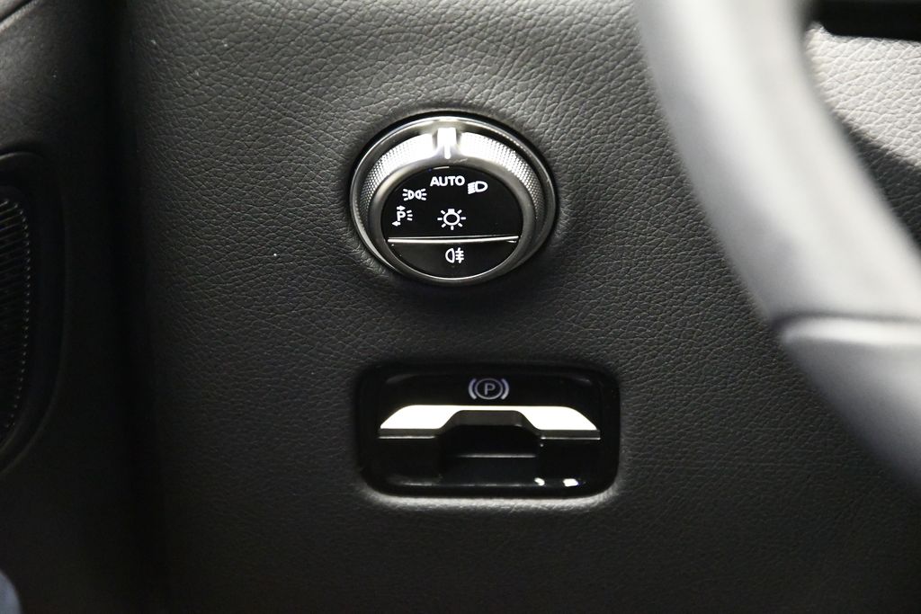 Thumbnail: 2025 Mercedes-Benz GLC - 20