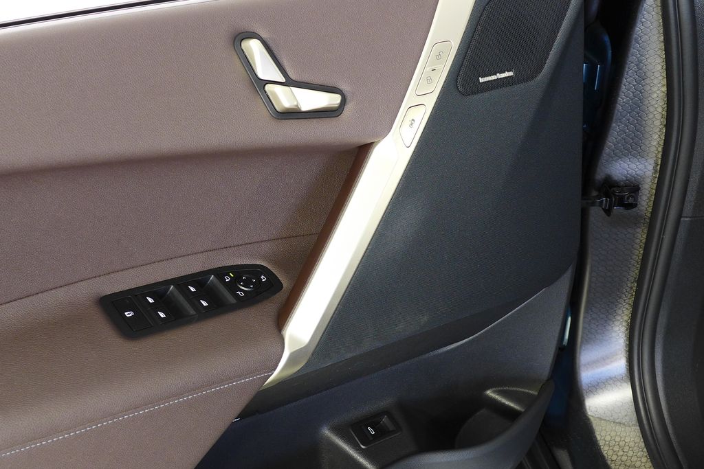 Thumbnail: 2024 BMW iX - 11