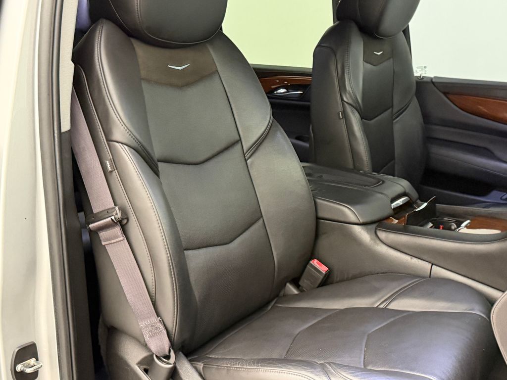 Thumbnail: 2017 Cadillac Escalade - 11