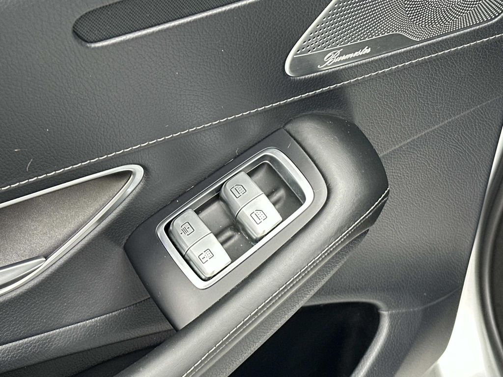 Thumbnail: 2016 Mercedes-Benz S-Class - 28