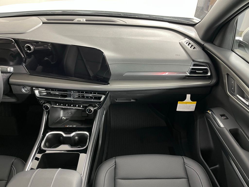 Thumbnail: 2026 Chevrolet Traverse - 16