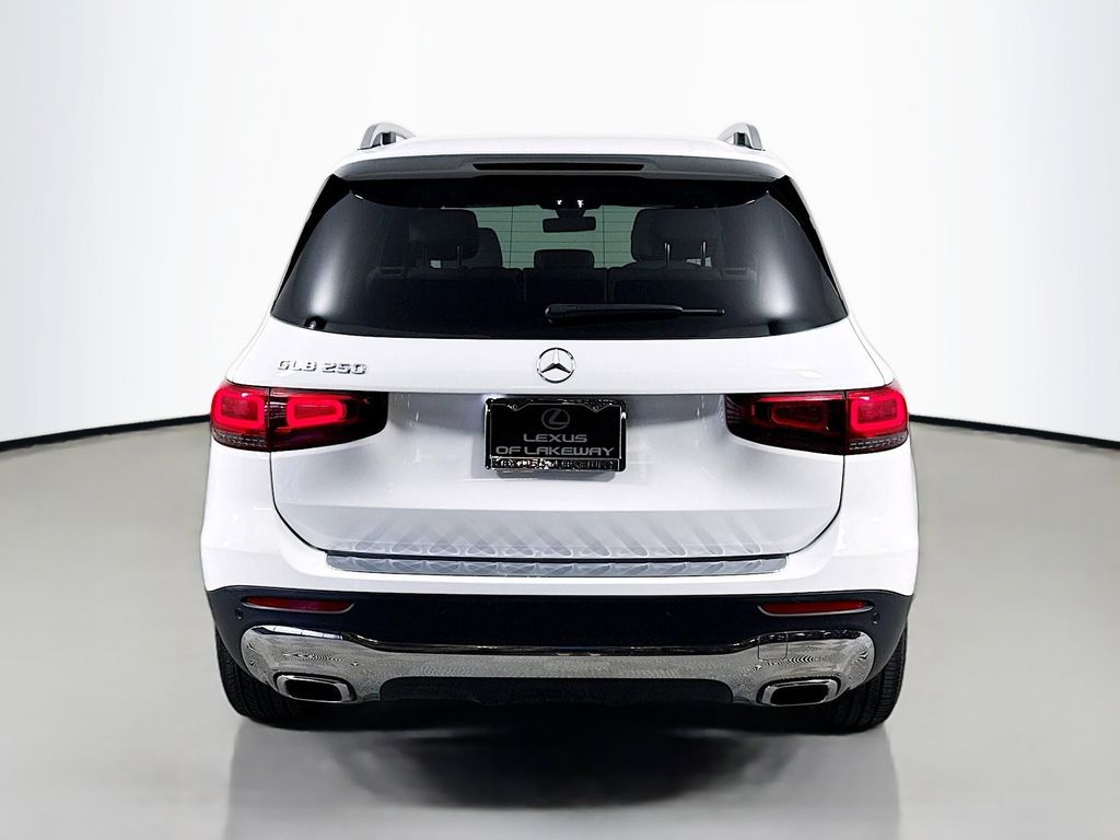 Thumbnail: 2021 Mercedes-Benz GLB - 6