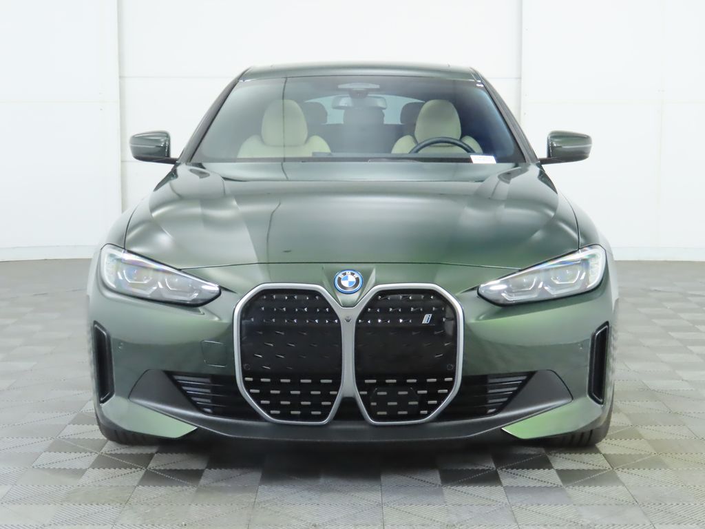 Thumbnail: 2023 BMW i4 - 2