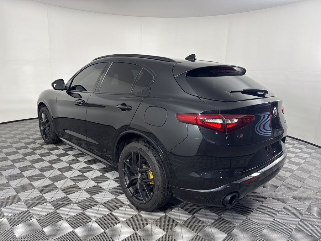 Thumbnail: 2020 Alfa Romeo Stelvio - 7