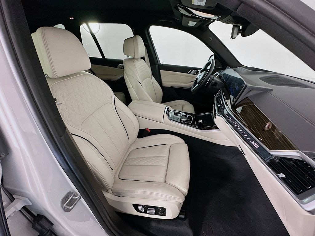 Thumbnail: 2024 BMW X5 - 28