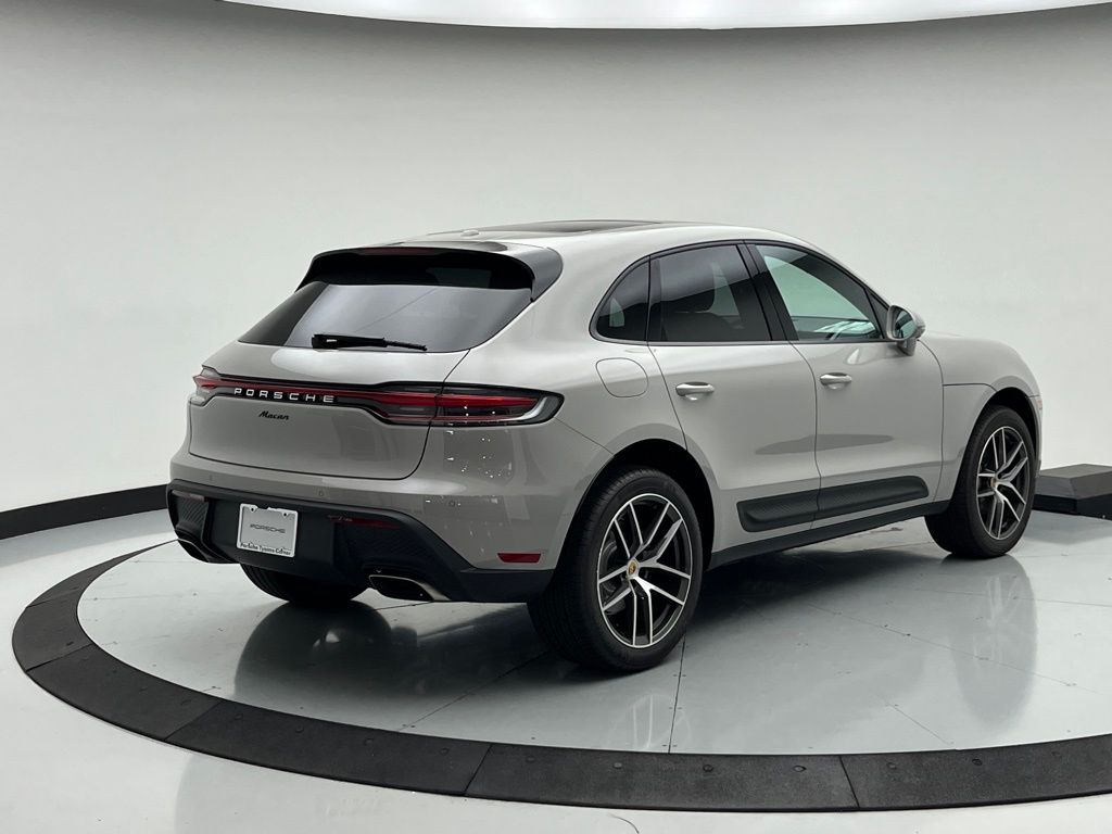 Thumbnail: 2025 Porsche Macan - 9