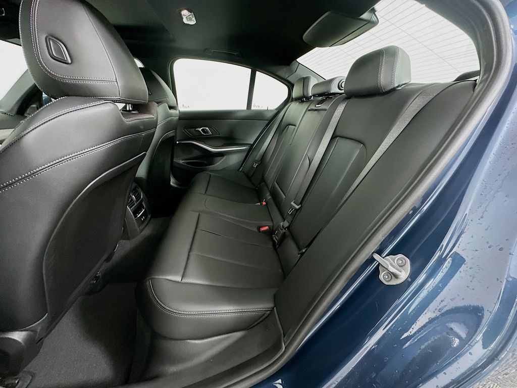 Thumbnail: 2026 BMW 3 Series - 17