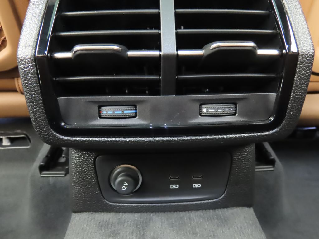 Thumbnail: 2025 Audi Q3 - 27