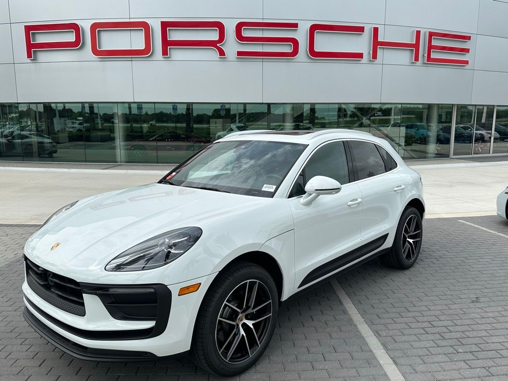 2024 Porsche Macan T -
                Davie, FL