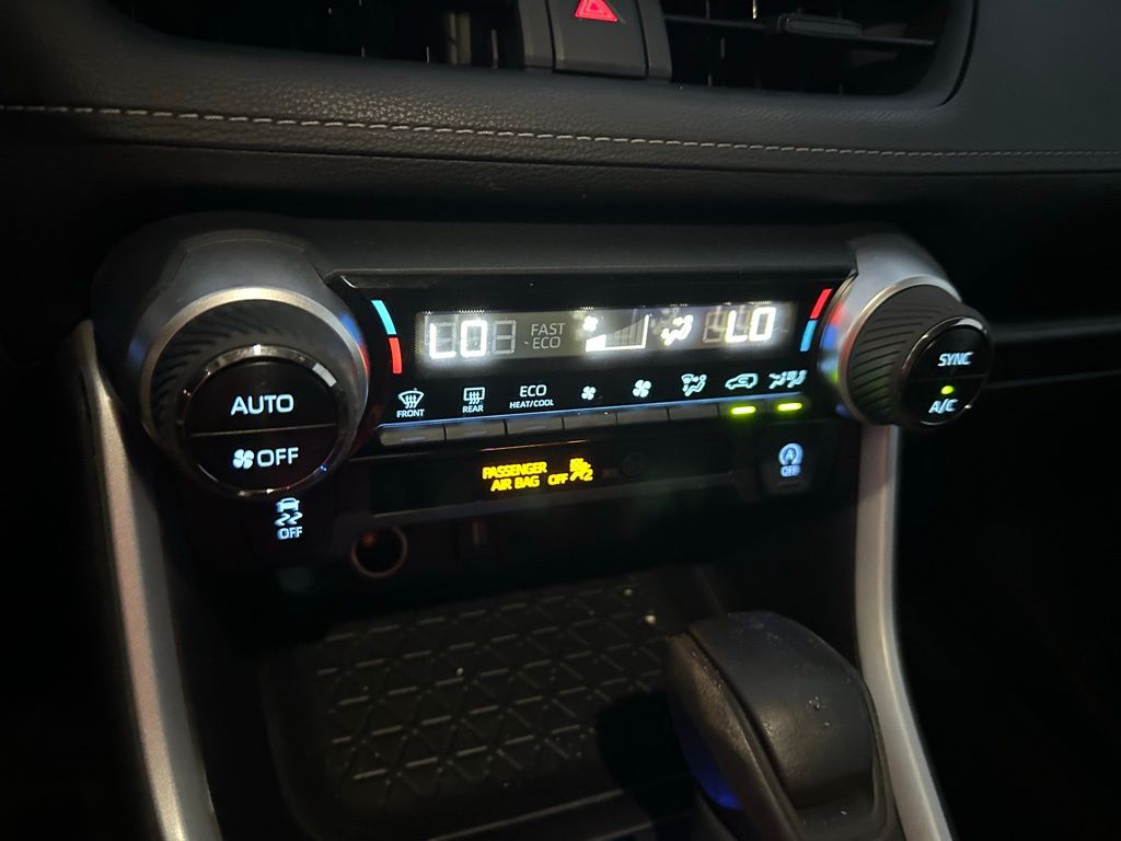 Thumbnail: 2022 Toyota RAV4 - 26