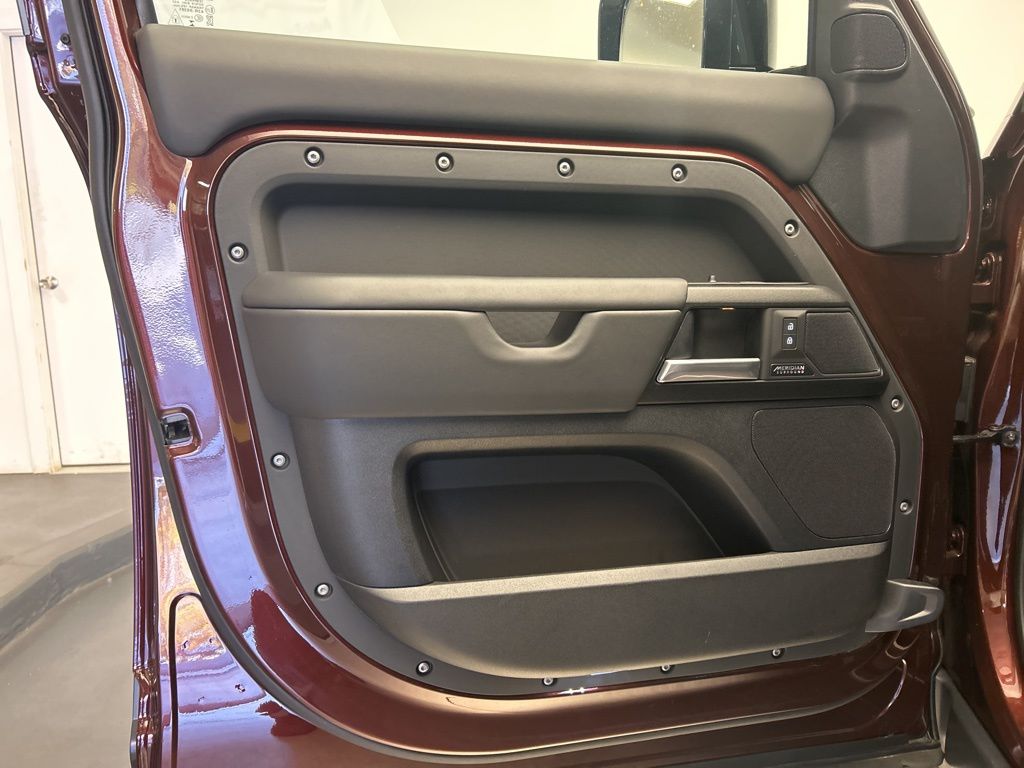 Thumbnail: 2025 Land Rover Defender - 11