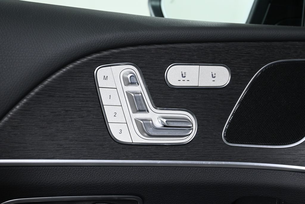 Thumbnail: 2026 Mercedes-Benz GLE - 25