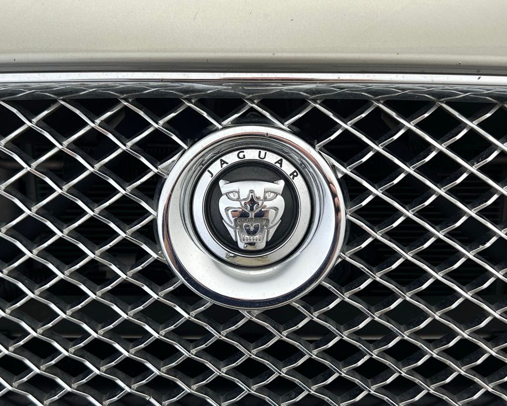 2012 Jaguar XJ Base 26