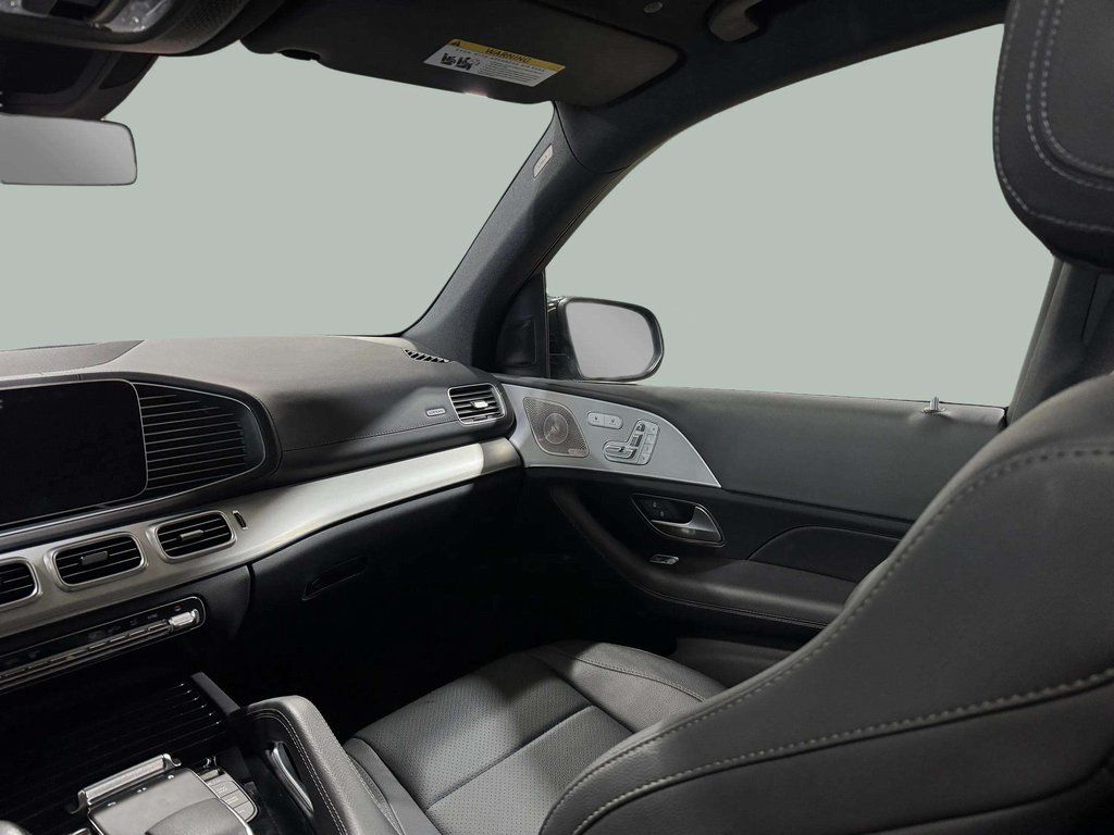 Used 2025 Black Mercedes-Benz GLS 450 image 24