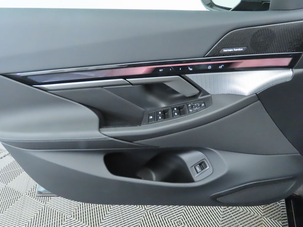 2025 BMW i5 eDrive40 25
