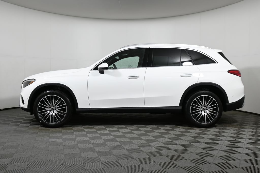 2025 Mercedes-Benz GLC 300 2