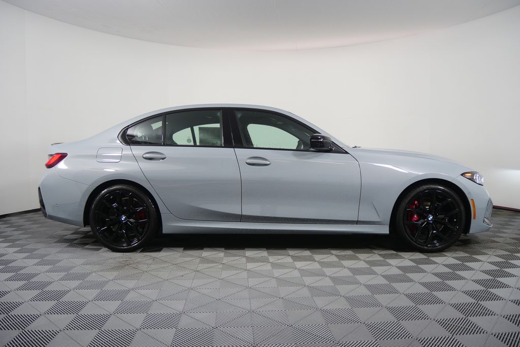 Thumbnail: 2026 BMW 3 Series - 2