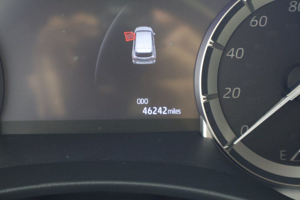 Thumbnail: 2022 Toyota Highlander - 17