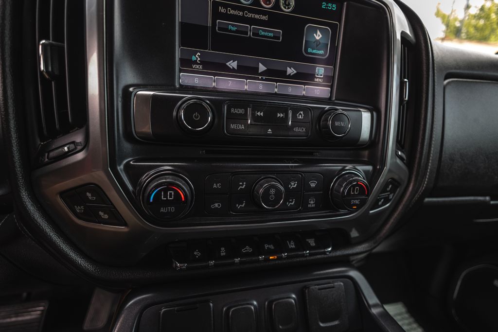 2015 Chevrolet Silverado 2500HD Built After Aug 14 LTZ thumbnail 18