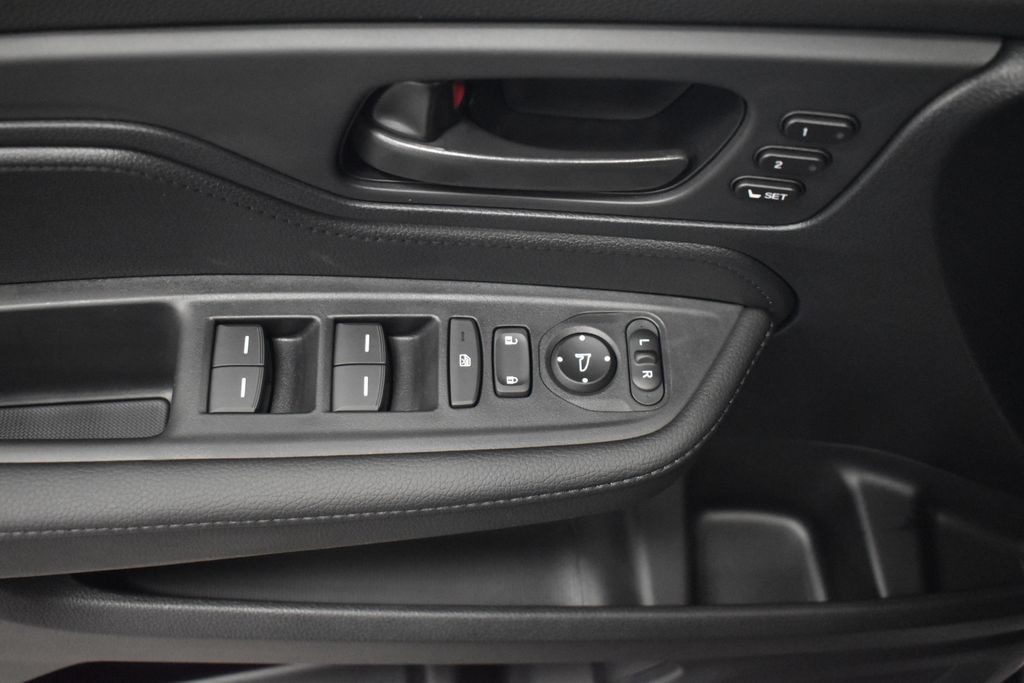2025 Honda Odyssey EX-L 9