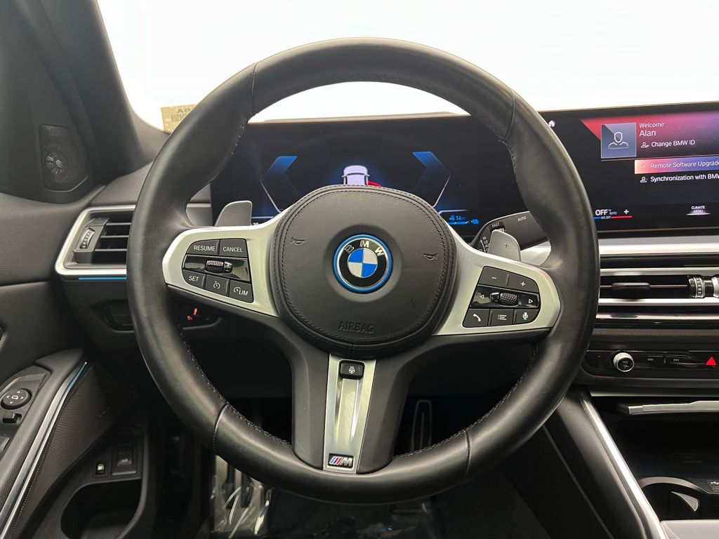 Thumbnail: 2023 BMW 3 Series - 17