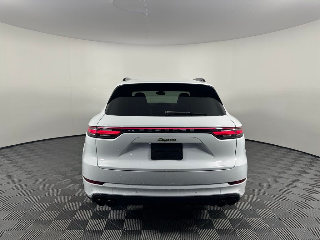Thumbnail: 2022 Porsche Cayenne - 6