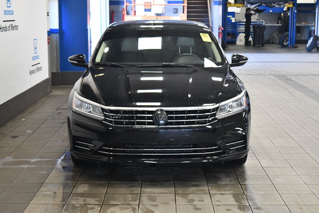 Thumbnail: 2017 Volkswagen Passat - 2