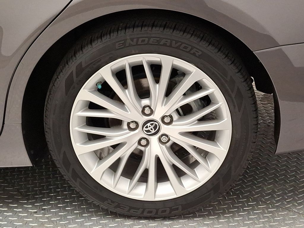2019 Toyota Camry XLE 7