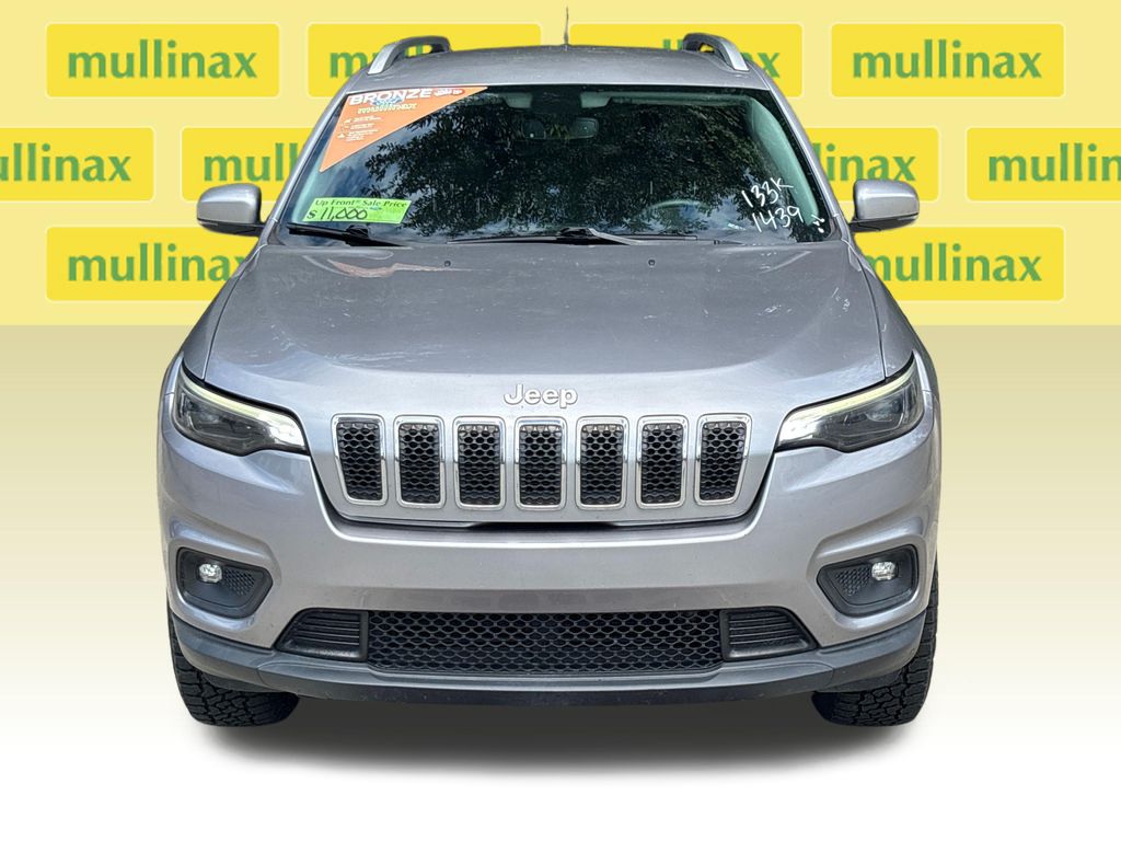Used 2019 Silver Jeep Latitude Plus image 15
