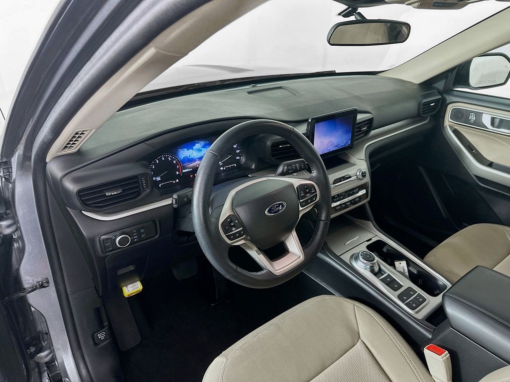 Used 2023 Gray Ford XLT image 30