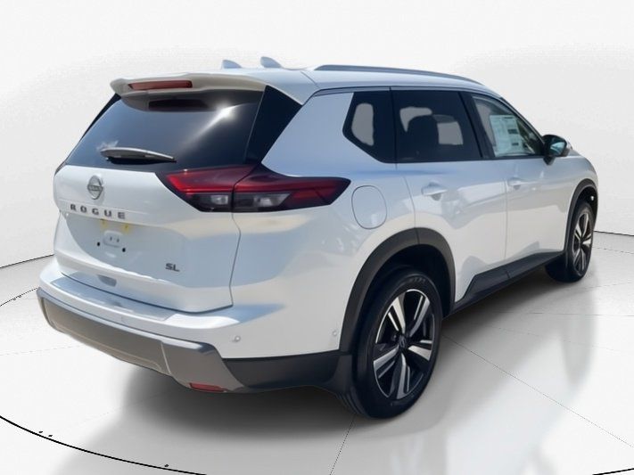 2025 Everest White Pearl Nissan Rogue SL FWD SUV