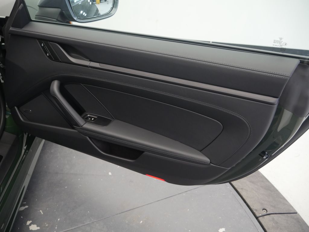 Thumbnail: 2026 Porsche 911 - 17