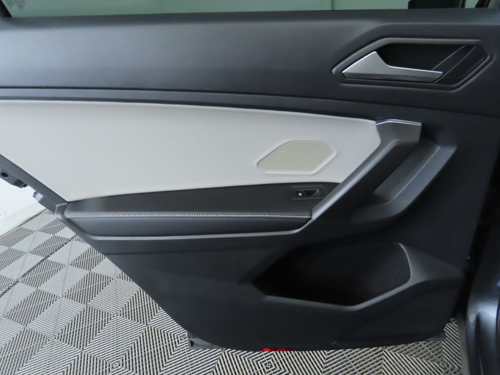 Thumbnail: 2022 Volkswagen Tiguan - 26