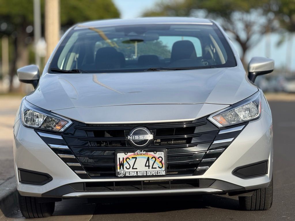 2023 Nissan Versa 1.6 SV photo