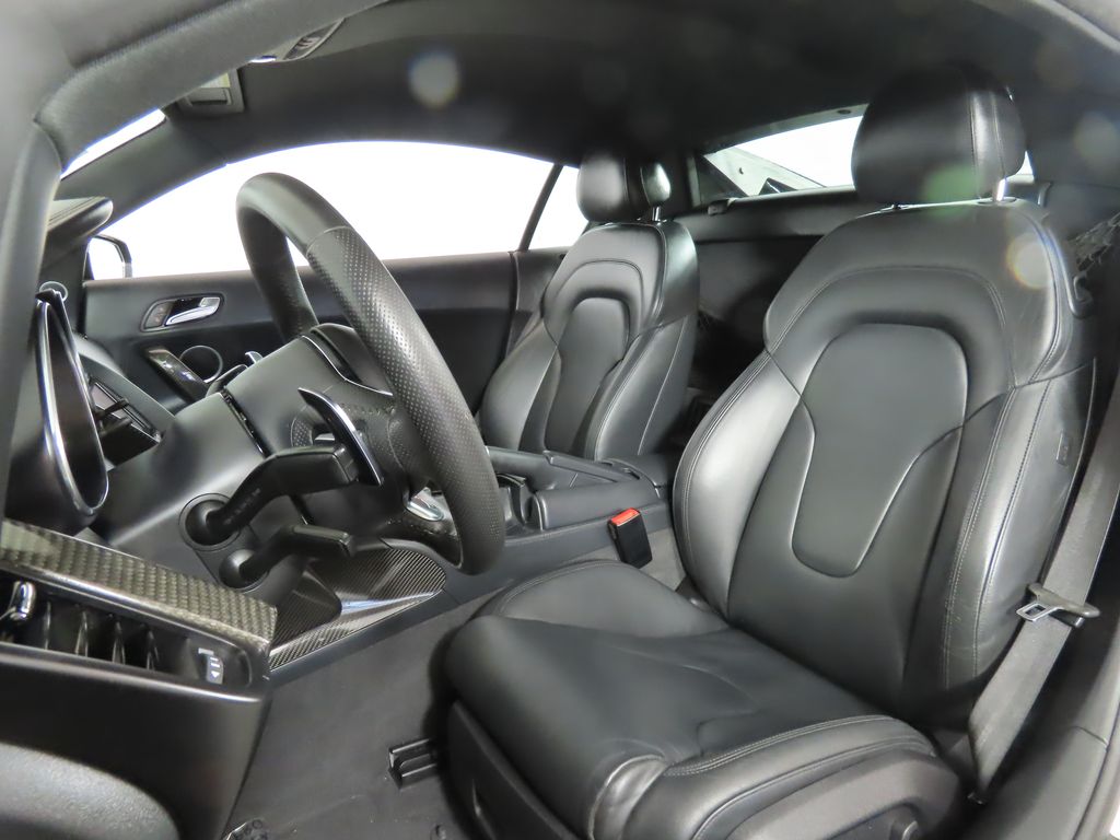 Thumbnail: 2014 Audi R8 - 28
