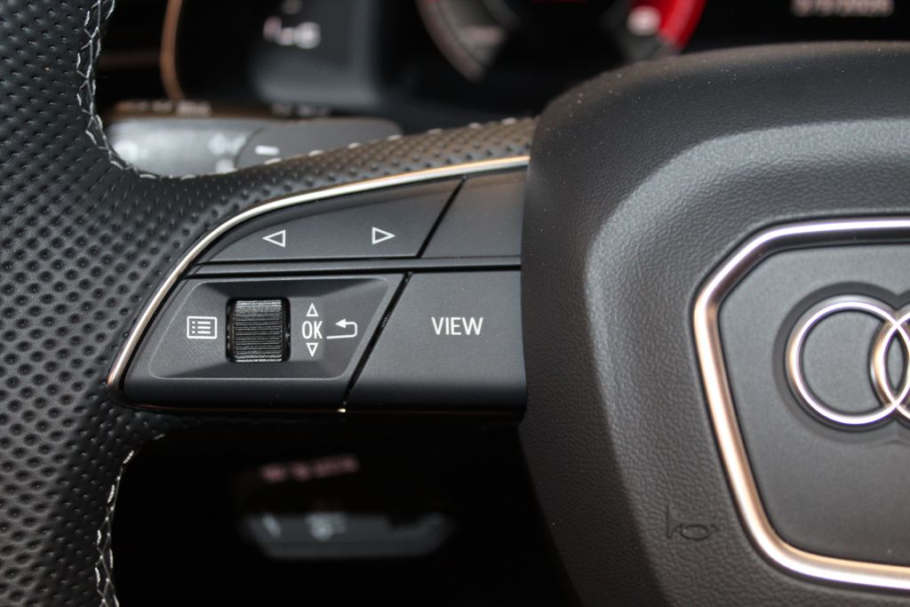 Thumbnail: 2026 Audi SQ7 - 31