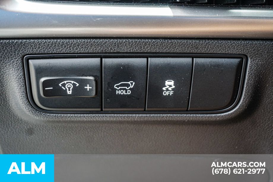 Used 2025 Gray Hyundai SEL image 45