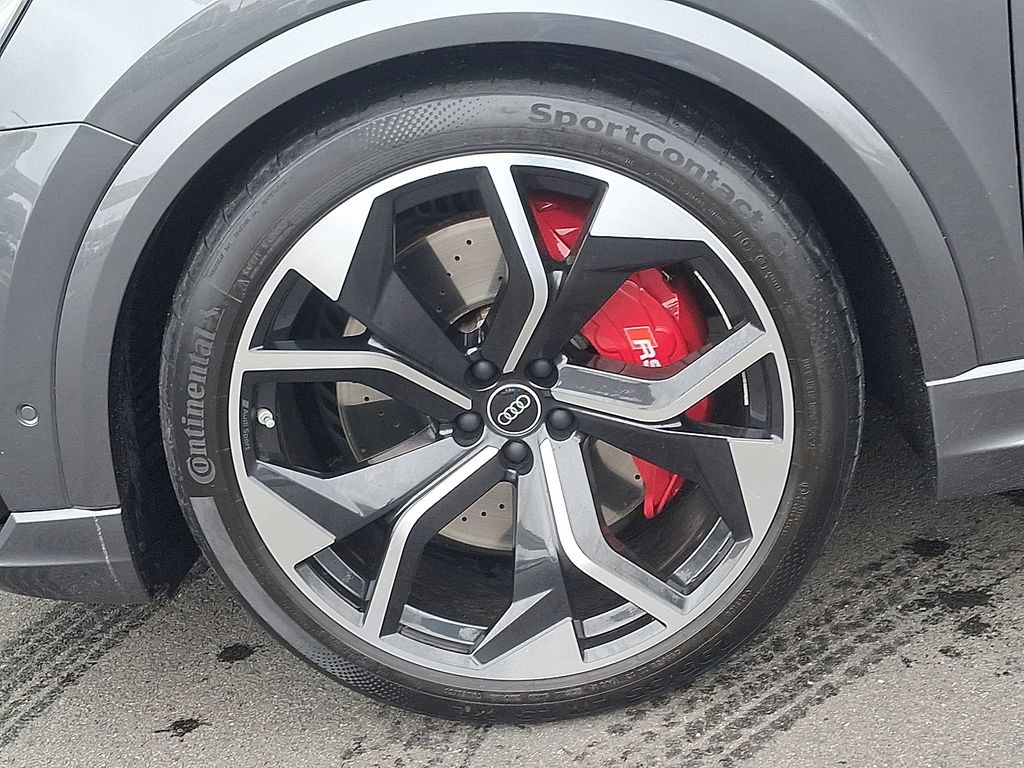 Thumbnail: 2024 Audi RS Q8 - 8