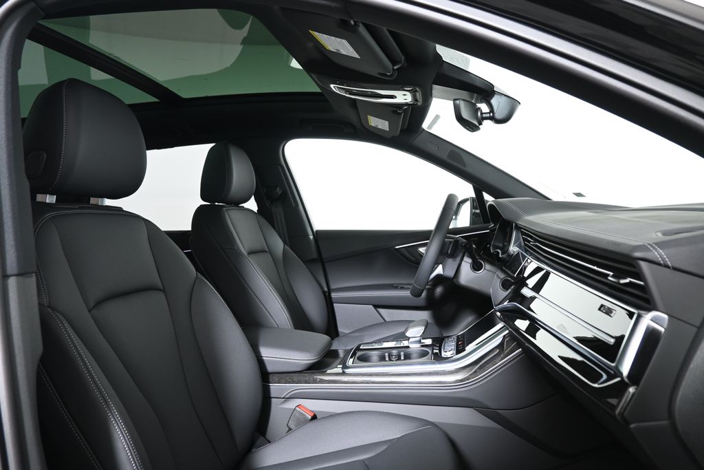 Thumbnail: 2026 Audi Q7 - 21