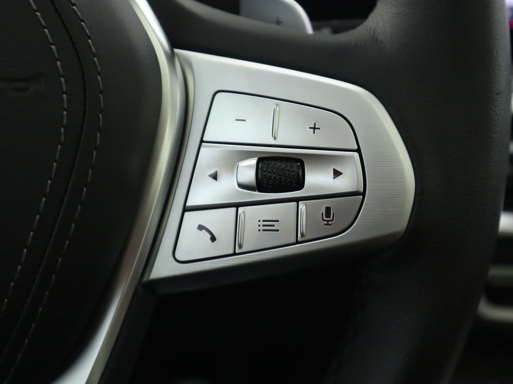 Thumbnail: 2023 BMW X7 - 12