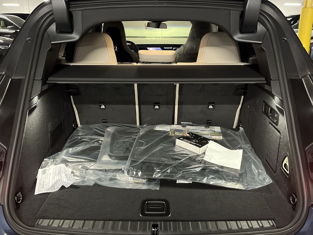 Thumbnail: 2026 BMW iX - 23